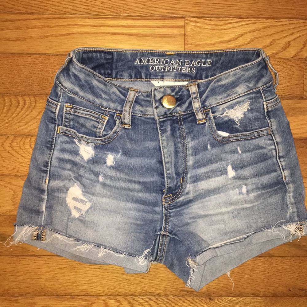 Super cute American Eagle Distressed Denim Shorts
